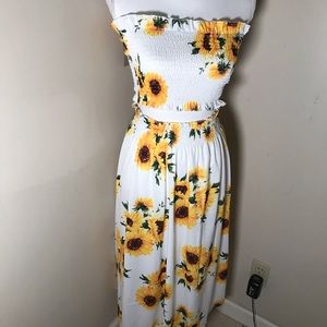 2- Piece Sunflower Crop Top & Skirt 🌻